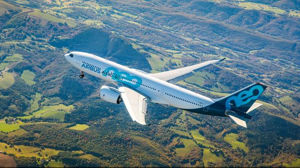 aircraft_330-800_flying aircraft_330-800_flying