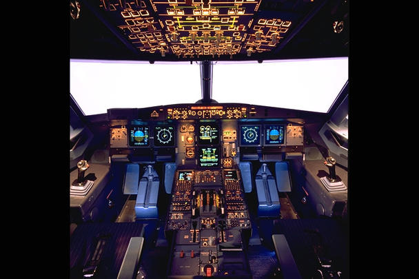 A319 cockpit