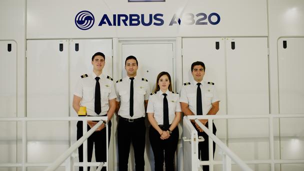 Airbus Flight Academy Mexico - 4 cadets A320 simulator