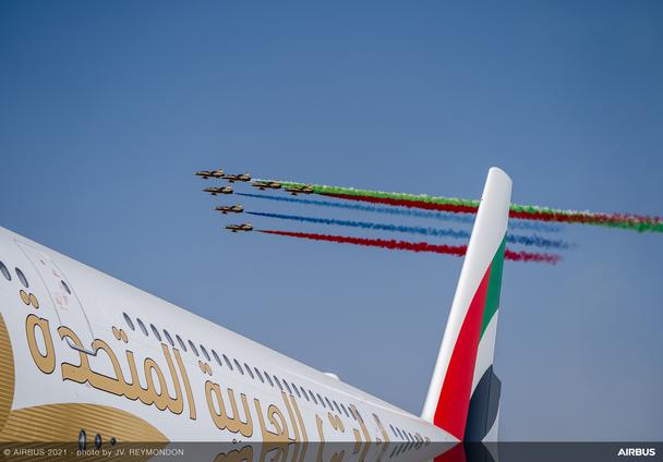Emirates Dubai Airshow 2021 - Al Fursan demo flight Emirates Dubai Airshow 2021 - Al Fursan demo flight