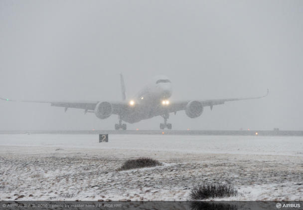 A350-900 Airbus MSN001 landing