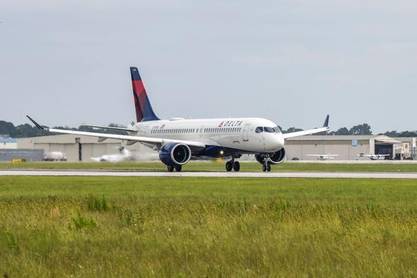 Delta A220