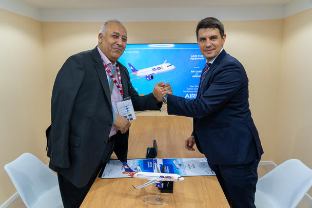 Dubai Airshow 2023 - A320 FHS Agreement between Airbus and Air Cairo