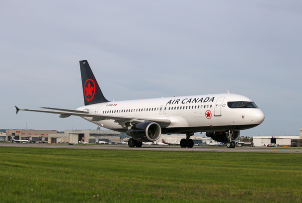 Air Canada A320 taxiing