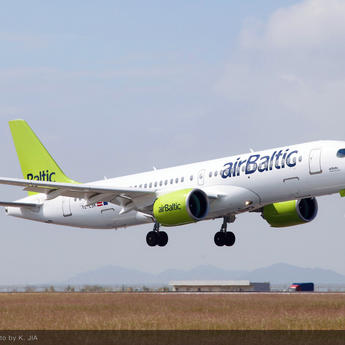 A220-300 airBaltic landing