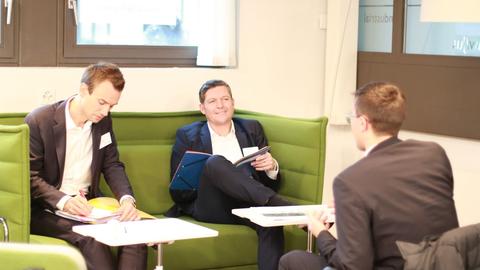 People Consulting Experts