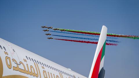 Emirates Dubai Airshow 2021 - Al Fursan demo flight