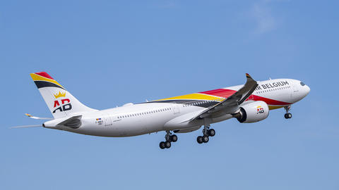 A330-900 Air Belgium MSN1861 - Take off