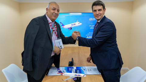 Dubai Airshow 2023 - A320 FHS Agreement between Airbus and Air Cairo