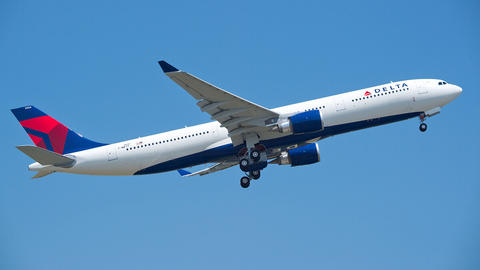 A330 MSN1637 DELTA TAKE OFF