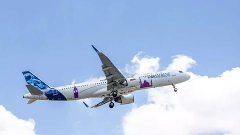A321XLR taking off