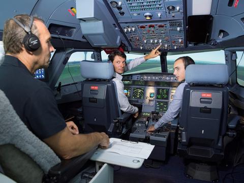 cadets in the A320 cockpit 