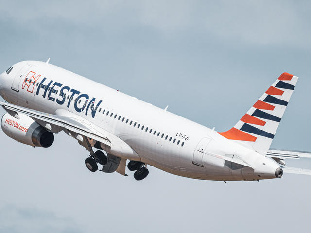 Heston Airlines - aircraft in fly