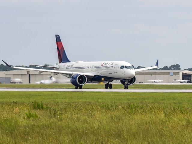 Delta A220