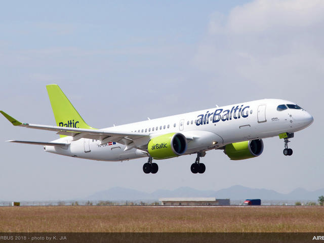 A220-300 airBaltic landing