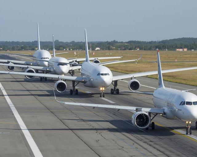 Family Flight A350 A380 A330-200 A320neo Family Flight A350 A380 A330-200 A320neo