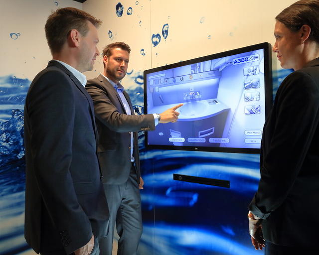 Customer selecting the interior of an A350 Customer selecting the interior of an A350