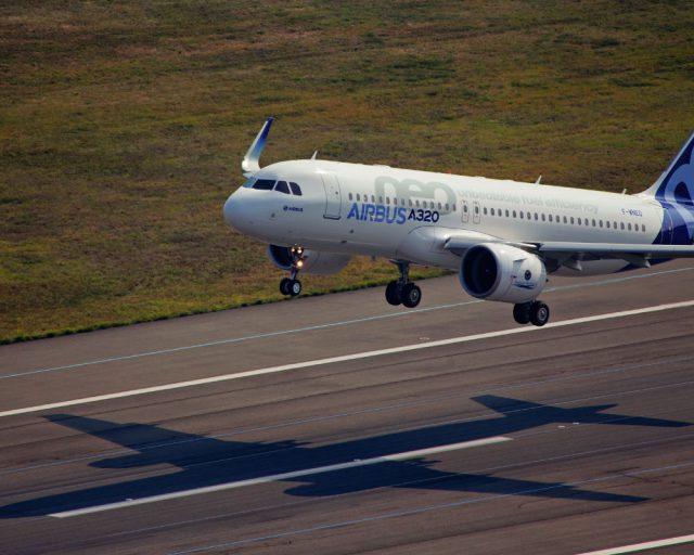 An Airbus A320neo aircraft taking off An Airbus A320neo aircraft taking off