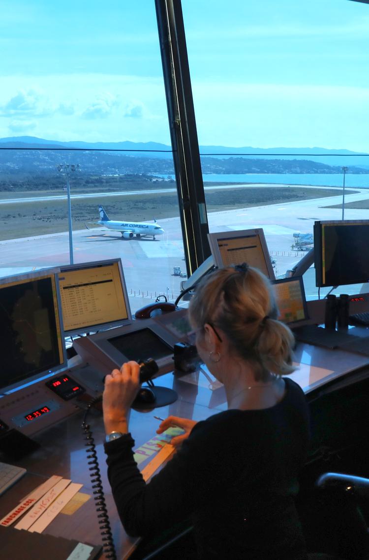 Air Corsica landing Ajaccio - RNP NAVBLUE