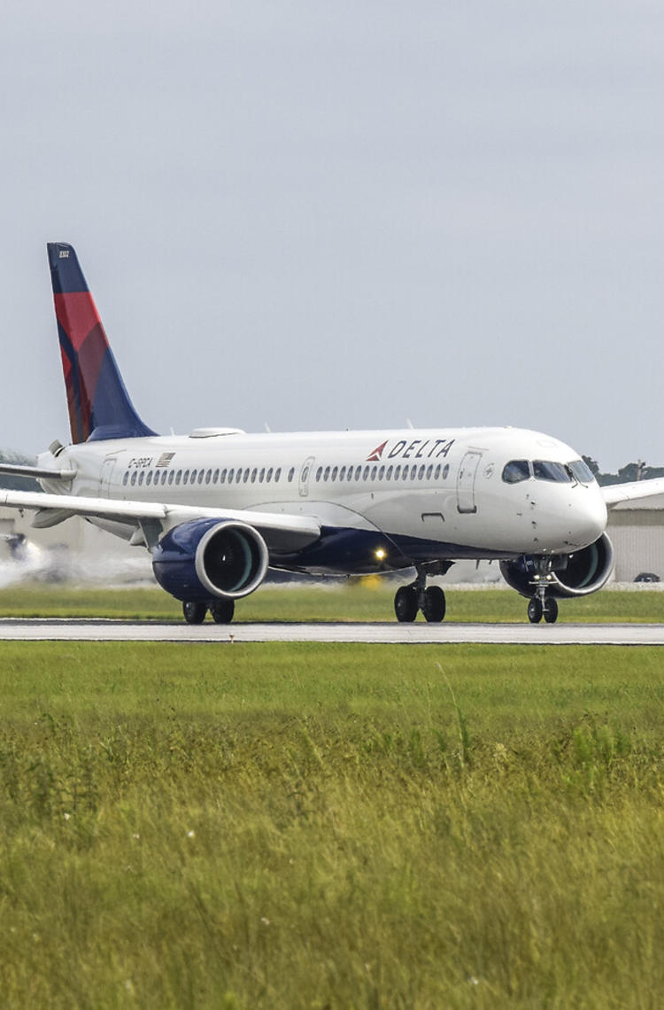 a220-300-delta-airlines-first-us-a220 a220-300-delta-airlines-first-us-a220