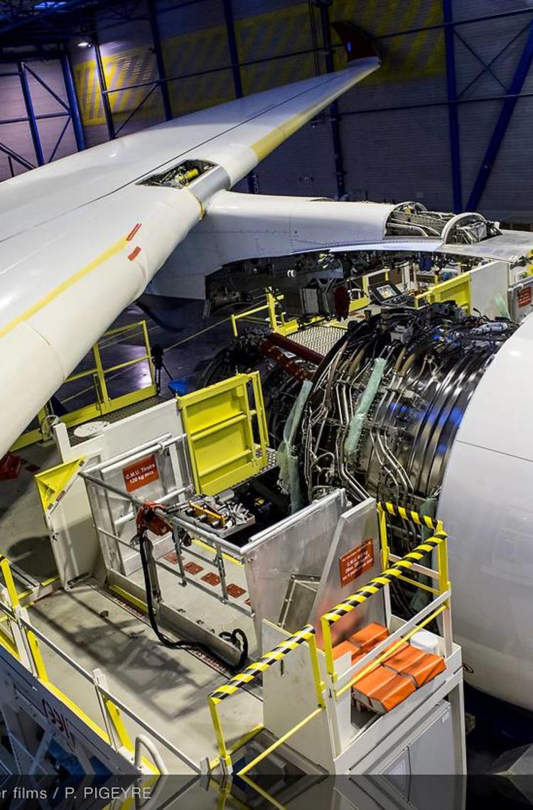 A350-900 engine fitting