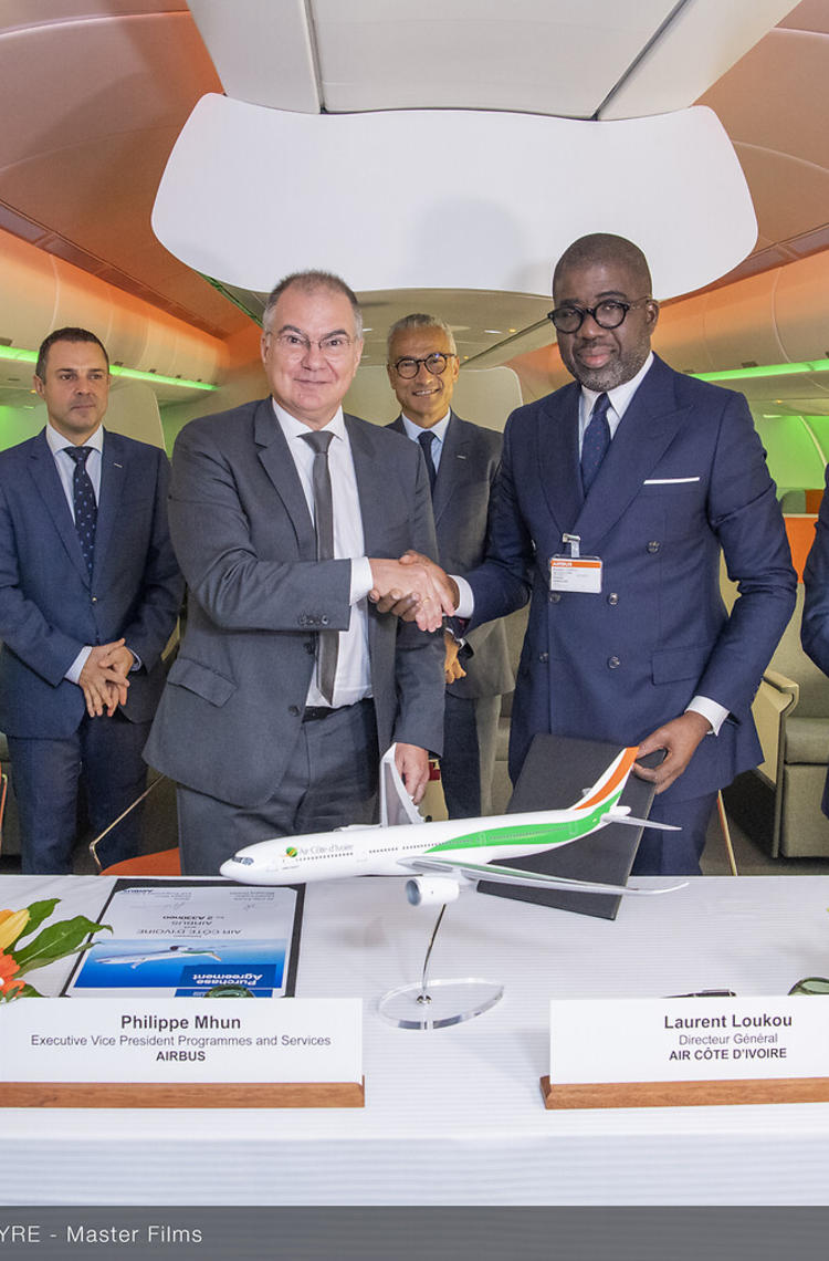 Airbus a330-delivery-to-air-cote-d-ivoire-signature