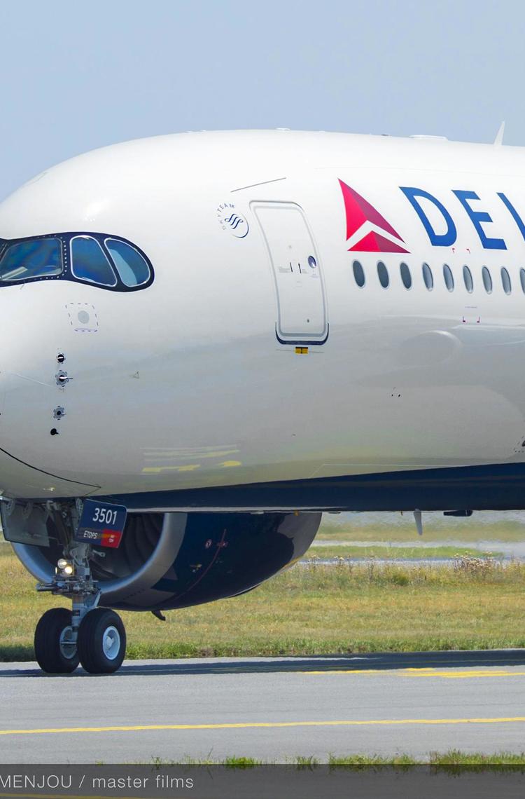 Delta A350 close-up