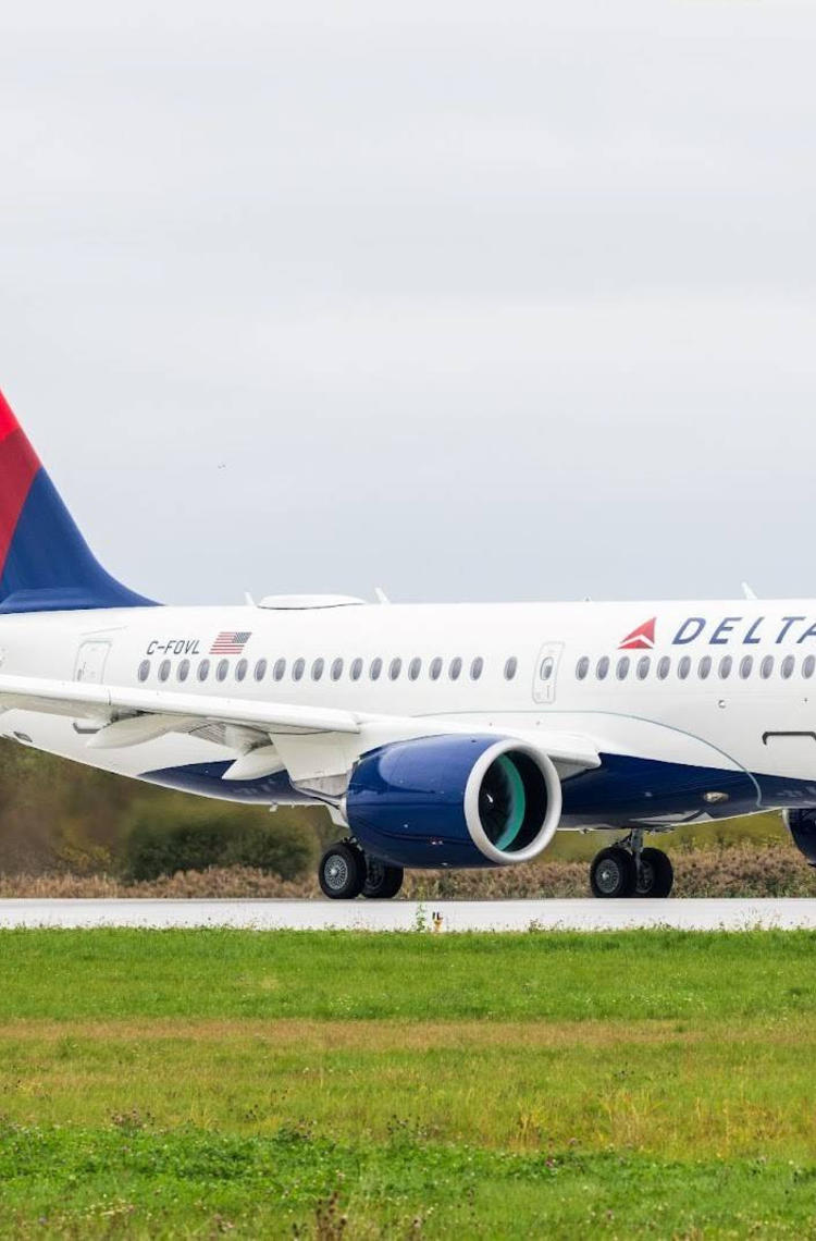 Delta A220 lining up