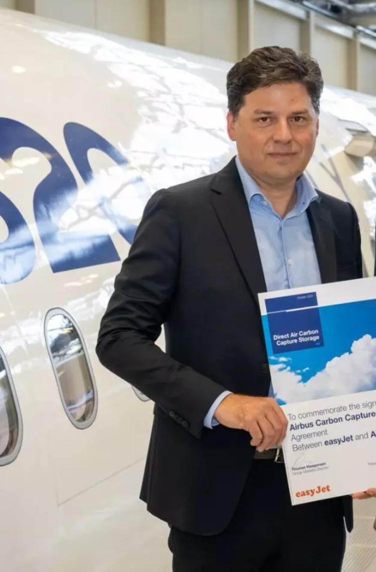 Signature ceremony easyJEt Carbon Capture