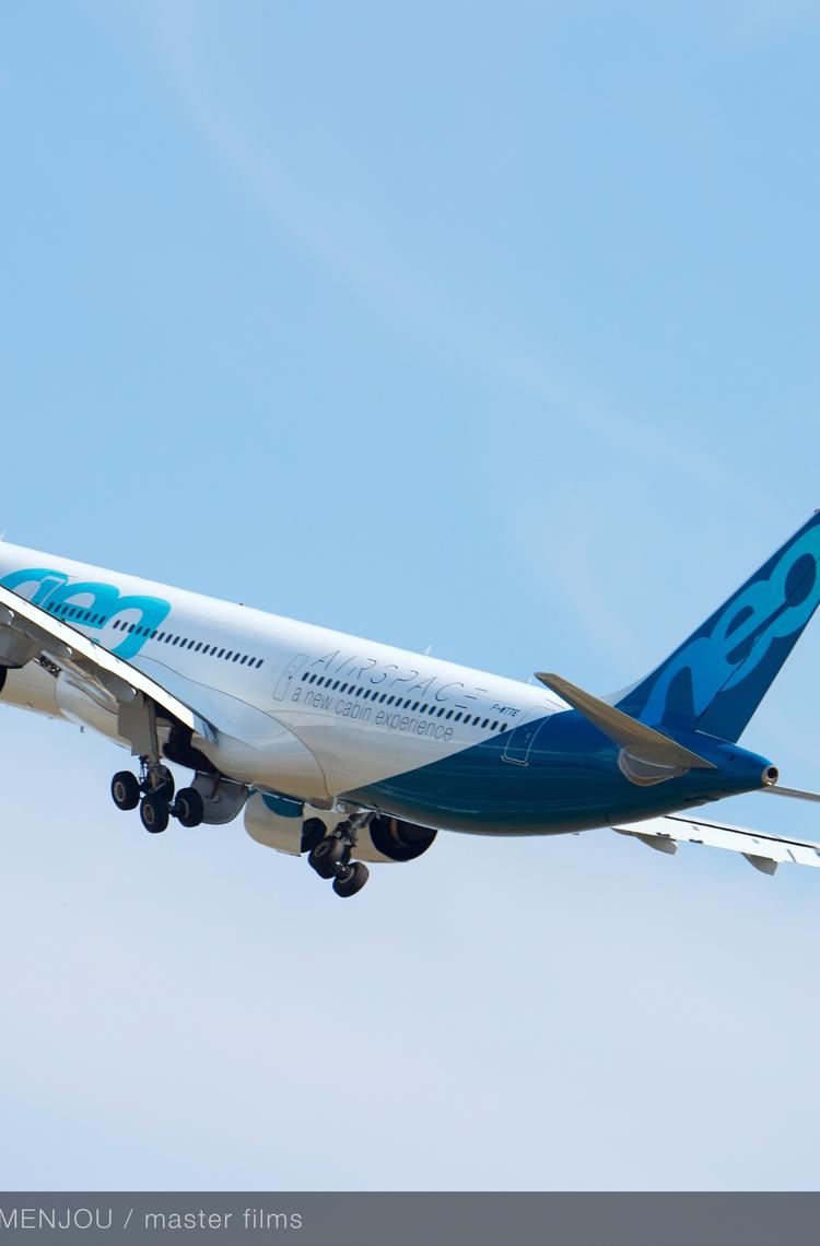 A330-900 taking off